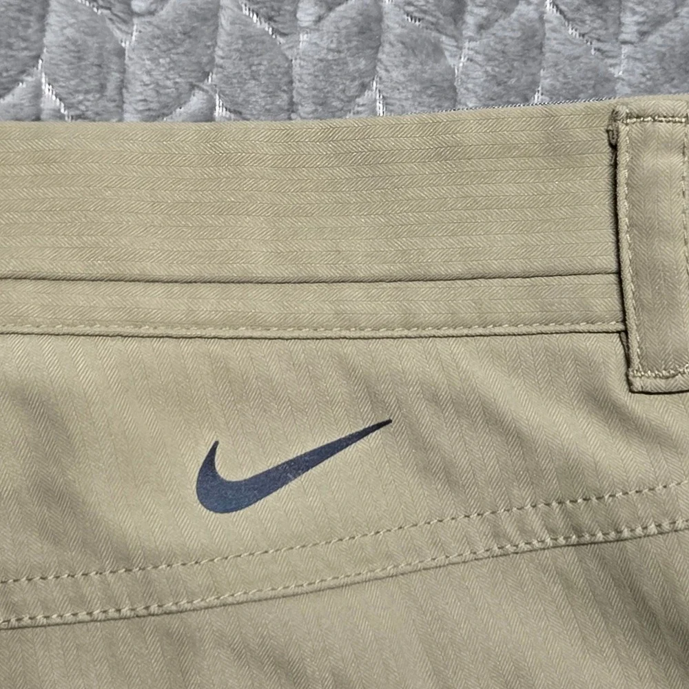 Nike Tiger‎ Woods Collection Practice Mens 33 Khaki Golf Shorts Herringbone